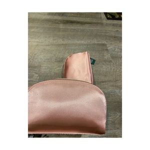 2 makeup bags for $10